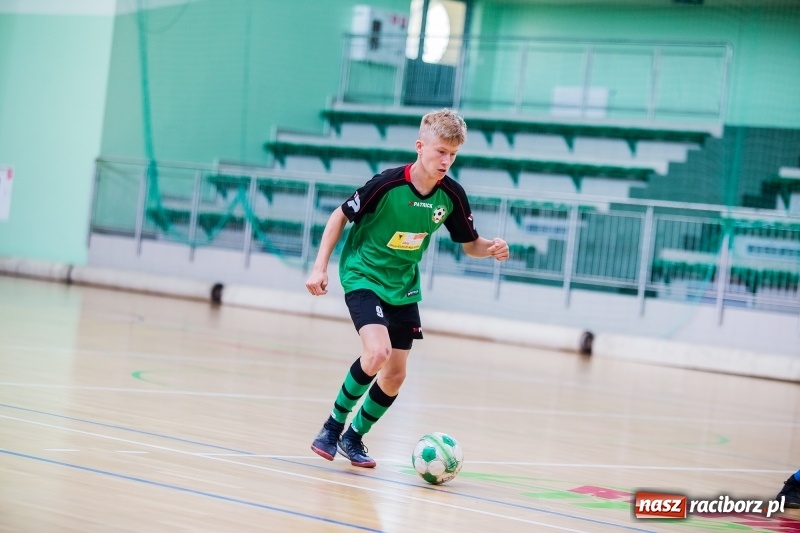 Zdjęcie w galerii na portalu naszraciborz.pl: Wakacyjny turniej halowej piłki nożnej wiadomości z regionu