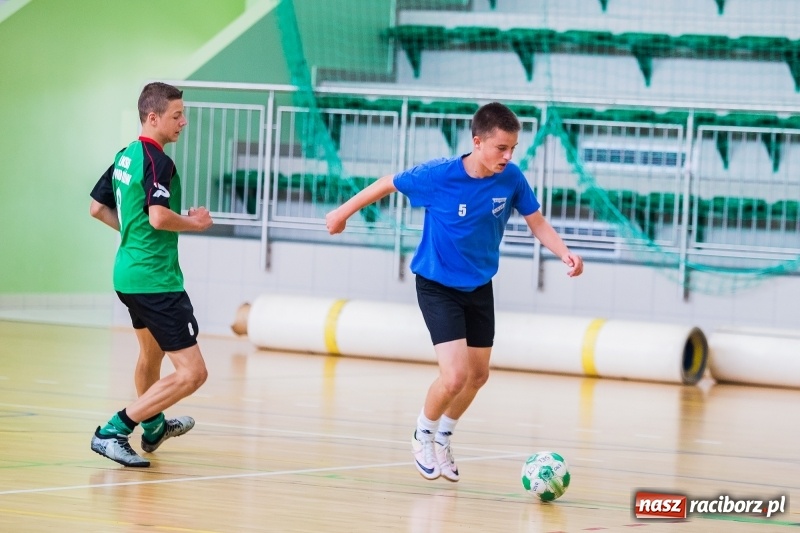 Zdjęcie w galerii na portalu naszraciborz.pl: Wakacyjny turniej halowej piłki nożnej wiadomości z regionu