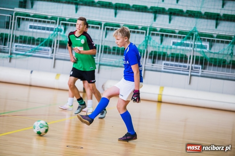 Zdjęcie w galerii na portalu naszraciborz.pl: Wakacyjny turniej halowej piłki nożnej wiadomości z regionu