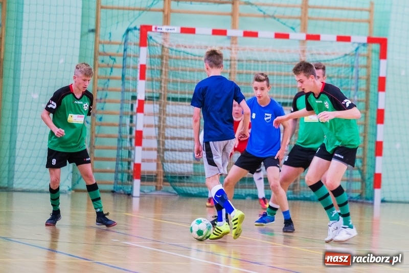 Zdjęcie w galerii na portalu naszraciborz.pl: Wakacyjny turniej halowej piłki nożnej wiadomości z regionu