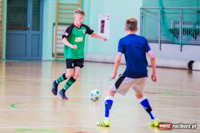 Zdjęcie w galerii na portalu naszraciborz.pl: Wakacyjny turniej halowej piłki nożnej wiadomości z regionu