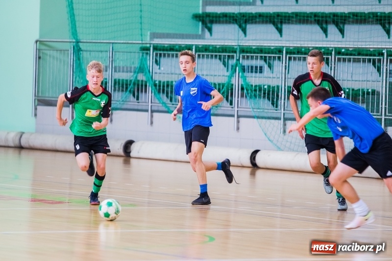 Zdjęcie w galerii na portalu naszraciborz.pl: Wakacyjny turniej halowej piłki nożnej wiadomości z regionu