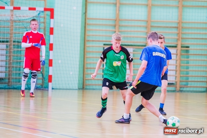 Zdjęcie w galerii na portalu naszraciborz.pl: Wakacyjny turniej halowej piłki nożnej wiadomości z regionu