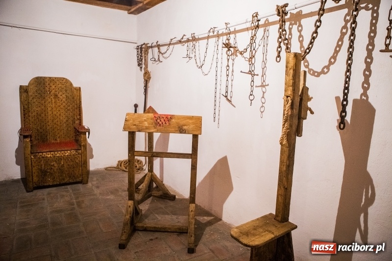 Zdjęcie w galerii na portalu naszraciborz.pl: Trzymano tu oskarżonych o czary. Mroczne miejsce w Raciborzu znów można oglądać  wiadomości z regionu