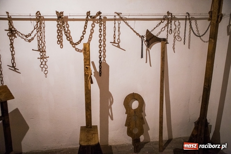 Zdjęcie w galerii na portalu naszraciborz.pl: Trzymano tu oskarżonych o czary. Mroczne miejsce w Raciborzu znów można oglądać  wiadomości z regionu