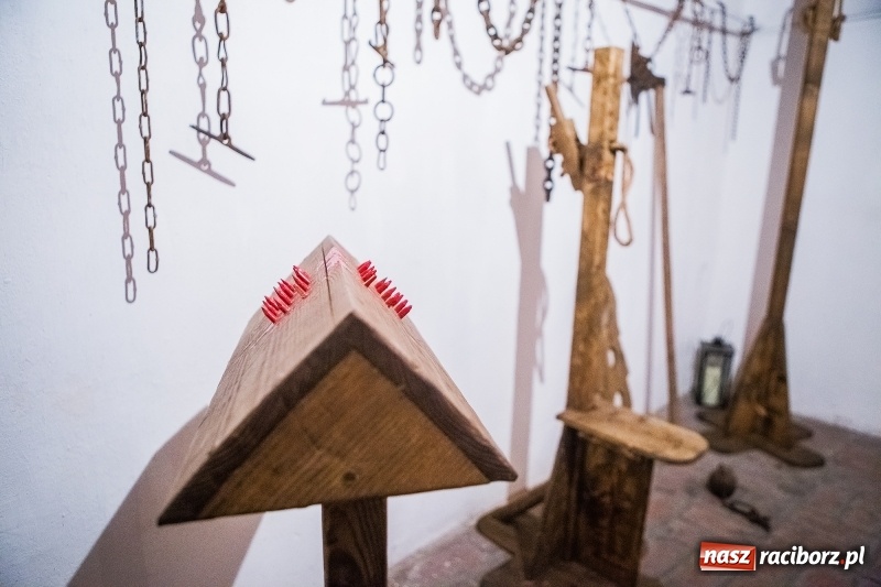 Zdjęcie w galerii na portalu naszraciborz.pl: Trzymano tu oskarżonych o czary. Mroczne miejsce w Raciborzu znów można oglądać  wiadomości z regionu