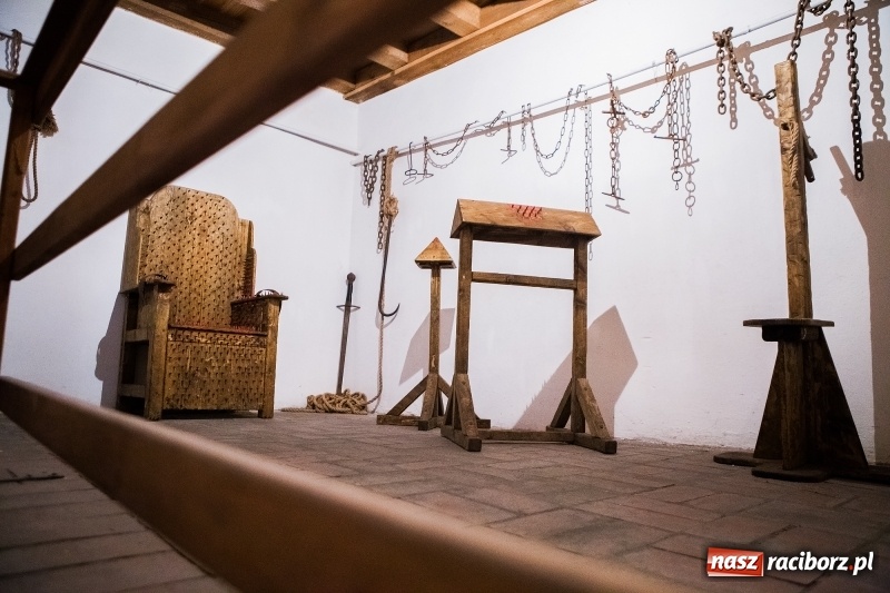 Zdjęcie w galerii na portalu naszraciborz.pl: Trzymano tu oskarżonych o czary. Mroczne miejsce w Raciborzu znów można oglądać  wiadomości z regionu