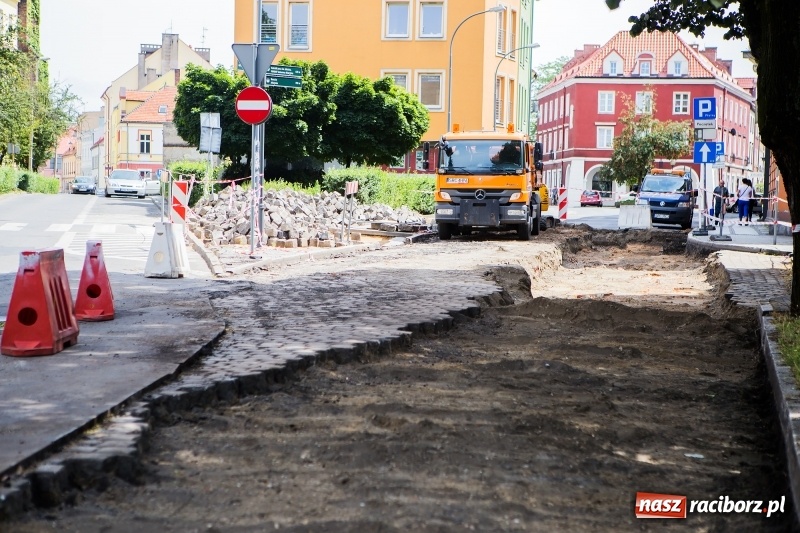 Zdjęcie w galerii na portalu naszraciborz.pl: Ruszył remont końcówki ulicy Długiej ZDJĘCIA wiadomości z regionu