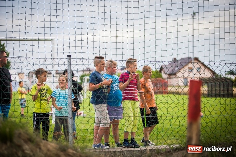 Zdjęcie w galerii na portalu naszraciborz.pl: Pokaz strażacki na rozpoczęcie obchodów 110-lecia OSP Borucin wiadomości z regionu