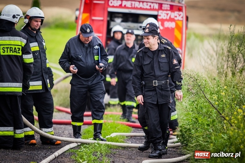 Zdjęcie w galerii na portalu naszraciborz.pl: Pokaz strażacki na rozpoczęcie obchodów 110-lecia OSP Borucin wiadomości z regionu