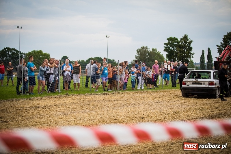Zdjęcie w galerii na portalu naszraciborz.pl: Pokaz strażacki na rozpoczęcie obchodów 110-lecia OSP Borucin wiadomości z regionu