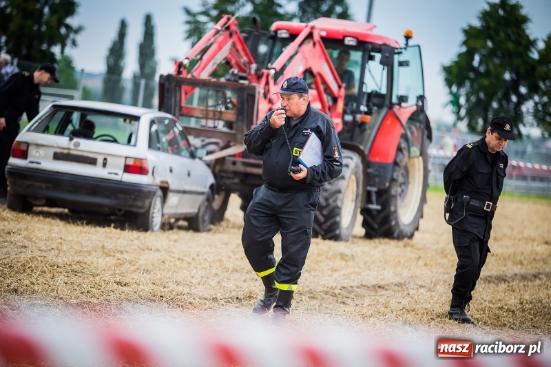 Zdjęcie w galerii na portalu naszraciborz.pl: Pokaz strażacki na rozpoczęcie obchodów 110-lecia OSP Borucin wiadomości z regionu