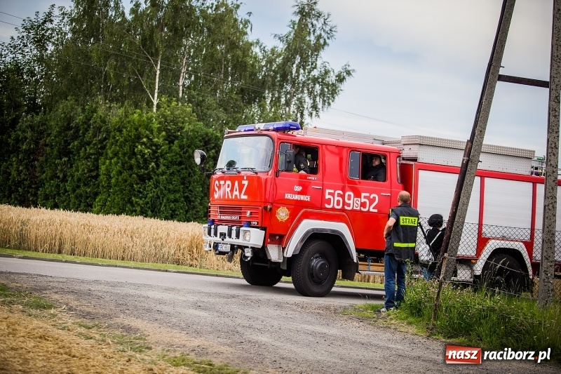 Zdjęcie w galerii na portalu naszraciborz.pl: Pokaz strażacki na rozpoczęcie obchodów 110-lecia OSP Borucin wiadomości z regionu