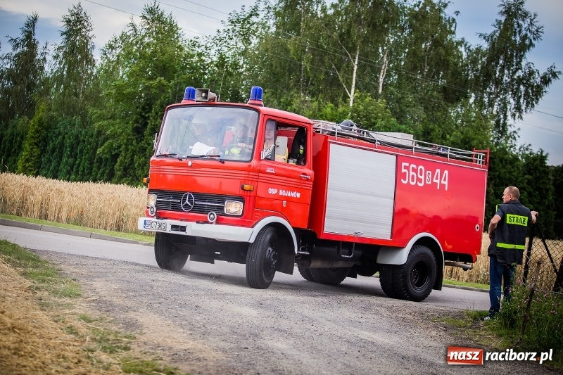 Zdjęcie w galerii na portalu naszraciborz.pl: Pokaz strażacki na rozpoczęcie obchodów 110-lecia OSP Borucin wiadomości z regionu