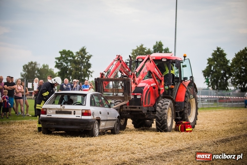 Zdjęcie w galerii na portalu naszraciborz.pl: Pokaz strażacki na rozpoczęcie obchodów 110-lecia OSP Borucin wiadomości z regionu