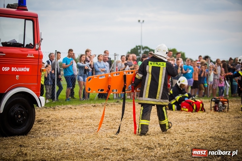 Zdjęcie w galerii na portalu naszraciborz.pl: Pokaz strażacki na rozpoczęcie obchodów 110-lecia OSP Borucin wiadomości z regionu