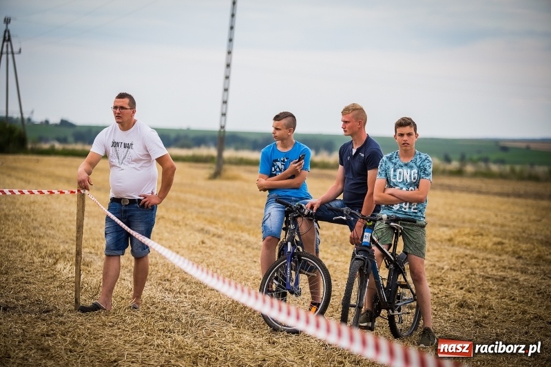 Zdjęcie w galerii na portalu naszraciborz.pl: Pokaz strażacki na rozpoczęcie obchodów 110-lecia OSP Borucin wiadomości z regionu