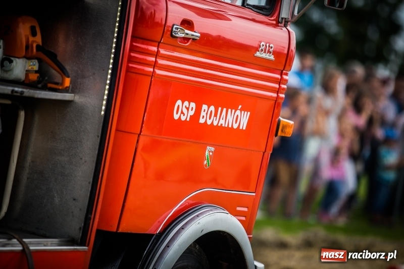 Zdjęcie w galerii na portalu naszraciborz.pl: Pokaz strażacki na rozpoczęcie obchodów 110-lecia OSP Borucin wiadomości z regionu