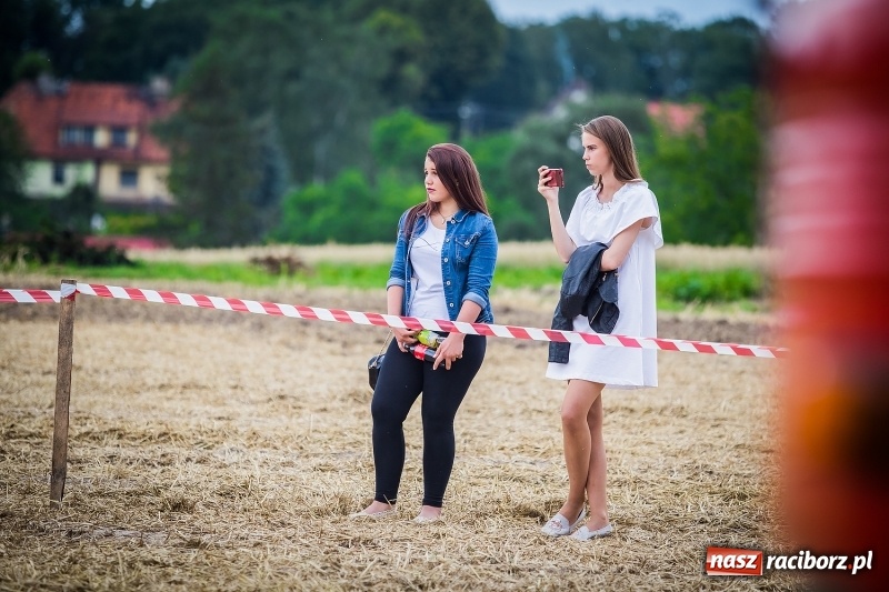 Zdjęcie w galerii na portalu naszraciborz.pl: Pokaz strażacki na rozpoczęcie obchodów 110-lecia OSP Borucin wiadomości z regionu