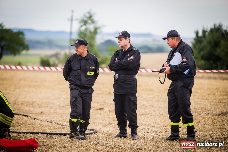 Zdjęcie w galerii na portalu naszraciborz.pl: Pokaz strażacki na rozpoczęcie obchodów 110-lecia OSP Borucin wiadomości z regionu