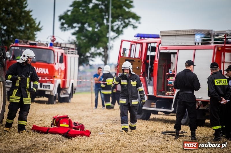 Zdjęcie w galerii na portalu naszraciborz.pl: Pokaz strażacki na rozpoczęcie obchodów 110-lecia OSP Borucin wiadomości z regionu