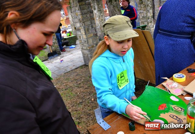 Zdjęcie w galerii na portalu naszraciborz.pl: Karramba, czyli latające żaby wiadomości z regionu
