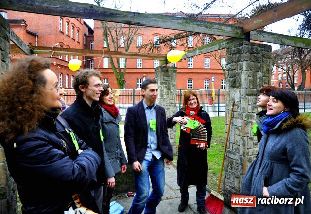 Zdjęcie w galerii na portalu naszraciborz.pl: Karramba, czyli latające żaby wiadomości z regionu