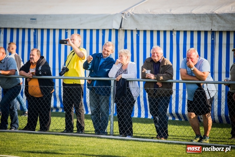 Zdjęcie w galerii na portalu naszraciborz.pl: Samborowice i Rudyszwałd z pucharem 110-lecia OSP Borucin wiadomości z regionu