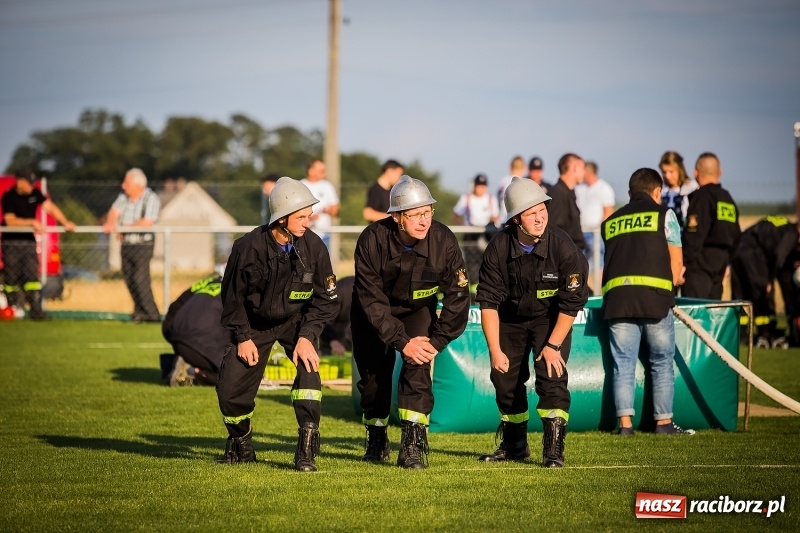 Zdjęcie w galerii na portalu naszraciborz.pl: Samborowice i Rudyszwałd z pucharem 110-lecia OSP Borucin wiadomości z regionu
