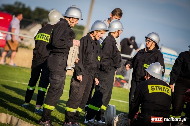 Zdjęcie w galerii na portalu naszraciborz.pl: Samborowice i Rudyszwałd z pucharem 110-lecia OSP Borucin wiadomości z regionu