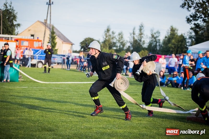 Zdjęcie w galerii na portalu naszraciborz.pl: Samborowice i Rudyszwałd z pucharem 110-lecia OSP Borucin wiadomości z regionu