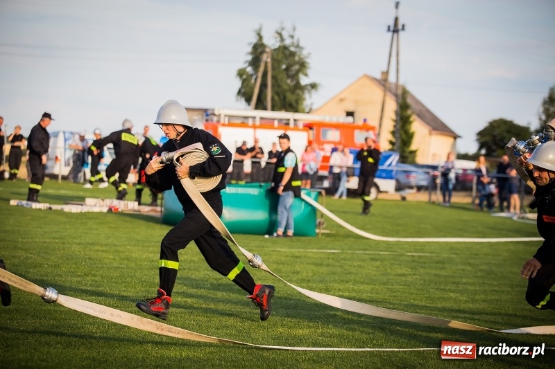 Zdjęcie w galerii na portalu naszraciborz.pl: Samborowice i Rudyszwałd z pucharem 110-lecia OSP Borucin wiadomości z regionu