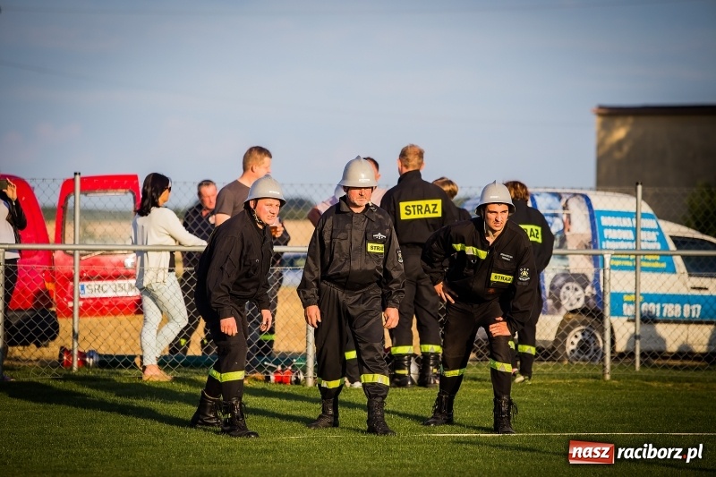 Zdjęcie w galerii na portalu naszraciborz.pl: Samborowice i Rudyszwałd z pucharem 110-lecia OSP Borucin wiadomości z regionu
