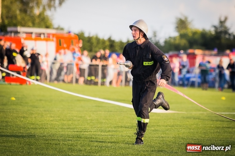 Zdjęcie w galerii na portalu naszraciborz.pl: Samborowice i Rudyszwałd z pucharem 110-lecia OSP Borucin wiadomości z regionu