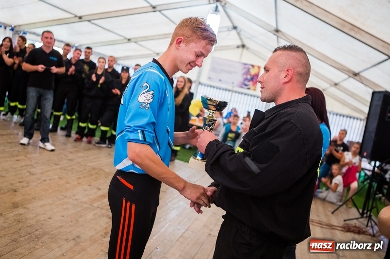 Zdjęcie w galerii na portalu naszraciborz.pl: Samborowice i Rudyszwałd z pucharem 110-lecia OSP Borucin wiadomości z regionu