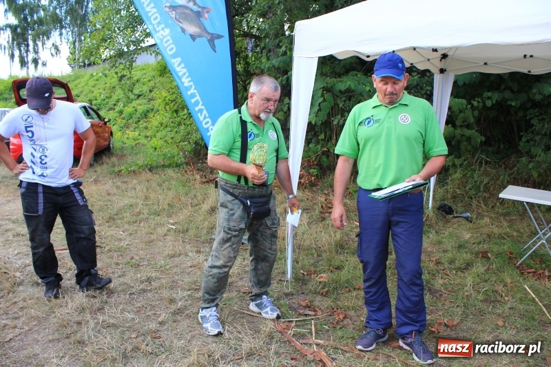 Zdjęcie w galerii na portalu naszraciborz.pl: Tomasz Lepiorz z Pucharem Starosty w wędkarstwie spławikowym wiadomości z regionu