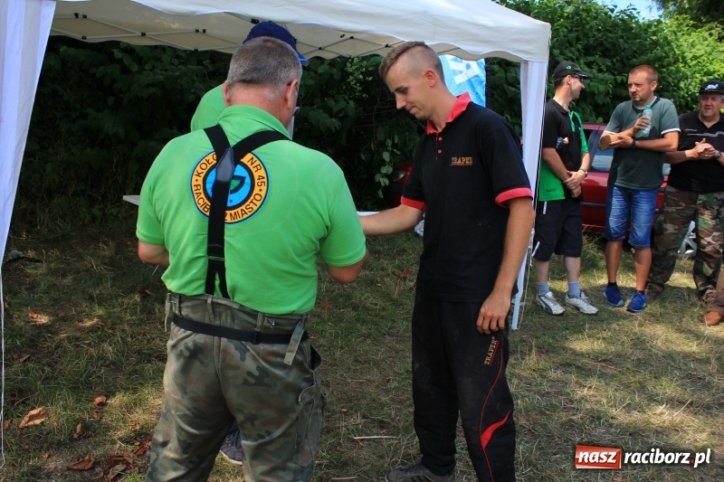 Zdjęcie w galerii na portalu naszraciborz.pl: Tomasz Lepiorz z Pucharem Starosty w wędkarstwie spławikowym wiadomości z regionu