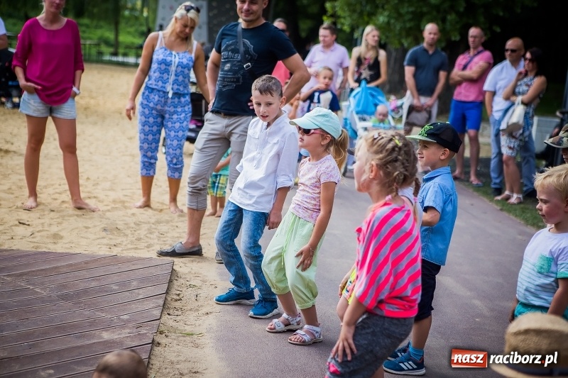 Zdjęcie w galerii na portalu naszraciborz.pl: Zumba Beach Party na plaży miejskiej wiadomości z regionu