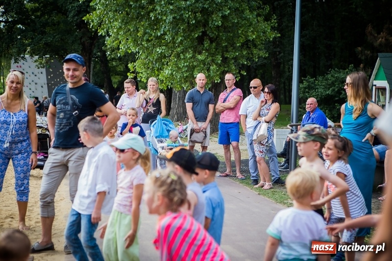 Zdjęcie w galerii na portalu naszraciborz.pl: Zumba Beach Party na plaży miejskiej wiadomości z regionu