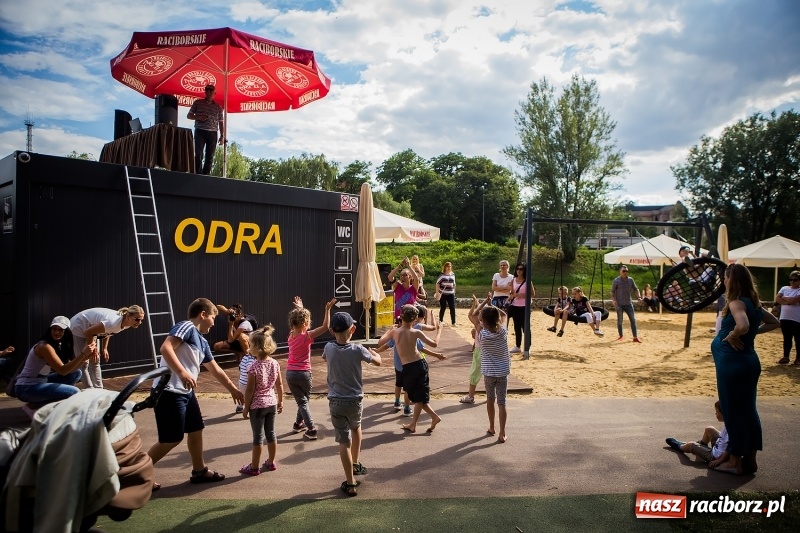 Zdjęcie w galerii na portalu naszraciborz.pl: Zumba Beach Party na plaży miejskiej wiadomości z regionu