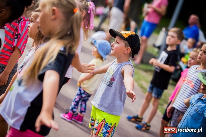Zdjęcie w galerii na portalu naszraciborz.pl: Zumba Beach Party na plaży miejskiej wiadomości z regionu