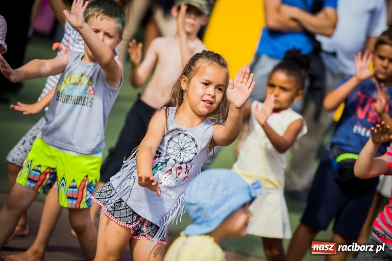 Zdjęcie w galerii na portalu naszraciborz.pl: Zumba Beach Party na plaży miejskiej wiadomości z regionu