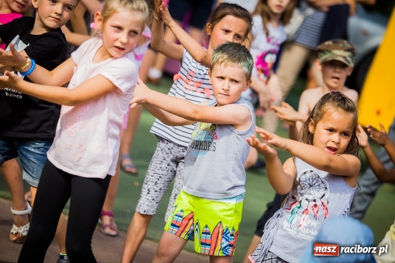 Zdjęcie w galerii na portalu naszraciborz.pl: Zumba Beach Party na plaży miejskiej wiadomości z regionu