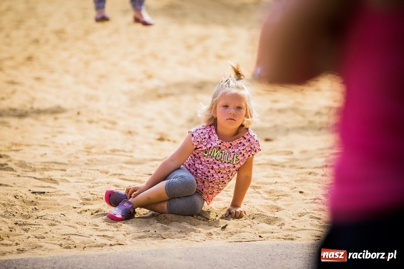 Zdjęcie w galerii na portalu naszraciborz.pl: Zumba Beach Party na plaży miejskiej wiadomości z regionu