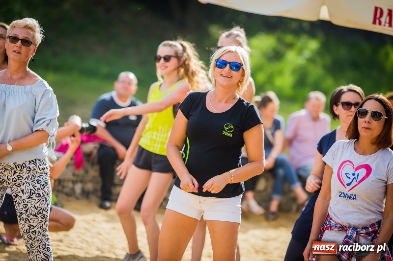 Zdjęcie w galerii na portalu naszraciborz.pl: Zumba Beach Party na plaży miejskiej wiadomości z regionu