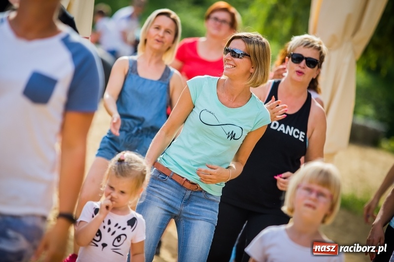 Zdjęcie w galerii na portalu naszraciborz.pl: Zumba Beach Party na plaży miejskiej wiadomości z regionu