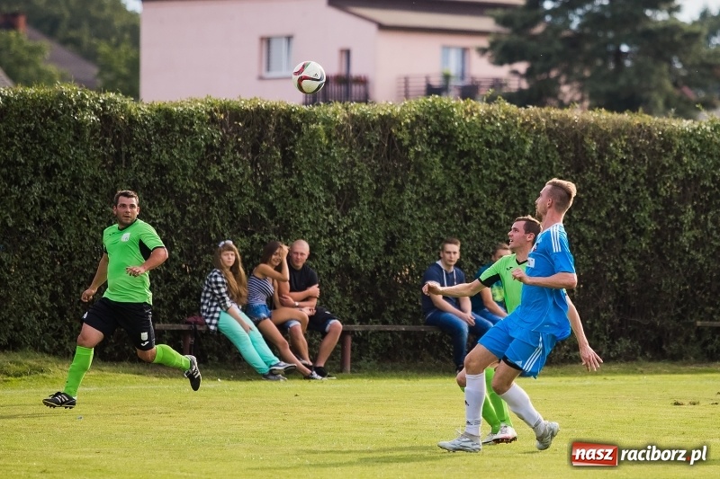 Zdjęcie w galerii na portalu naszraciborz.pl: Festynowe granie w Kornowacu. Naprzód Borucin minimalnie lepszy od gospodarzy wiadomości z regionu