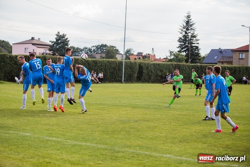 Zdjęcie w galerii na portalu naszraciborz.pl: Festynowe granie w Kornowacu. Naprzód Borucin minimalnie lepszy od gospodarzy wiadomości z regionu