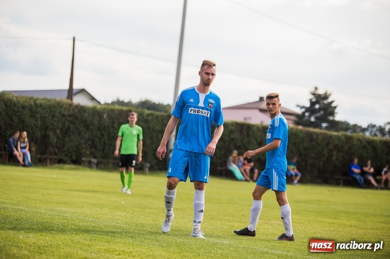 Zdjęcie w galerii na portalu naszraciborz.pl: Festynowe granie w Kornowacu. Naprzód Borucin minimalnie lepszy od gospodarzy wiadomości z regionu