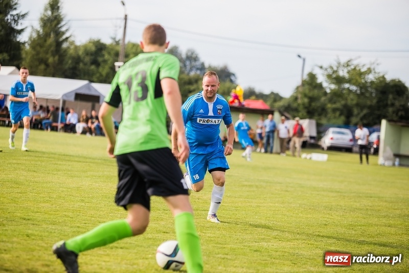 Zdjęcie w galerii na portalu naszraciborz.pl: Festynowe granie w Kornowacu. Naprzód Borucin minimalnie lepszy od gospodarzy wiadomości z regionu